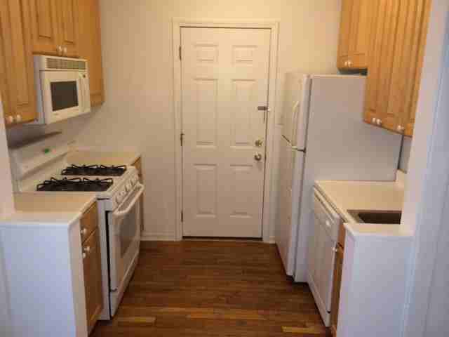 679 West Wrightwood Avenue