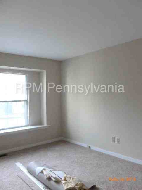 409 Cheswold Ct - Photo 3 of 12