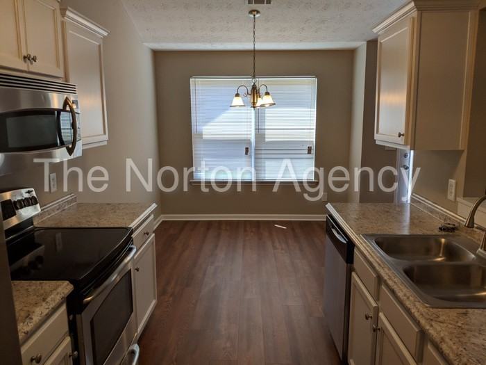 429 Magnolia Grove Pl - Photo 3 of 13