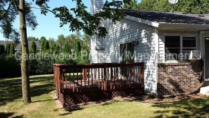 1922 Tamarack St - Photo 3 of 12