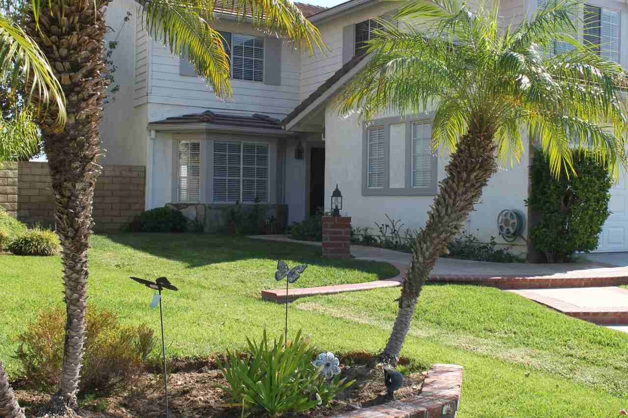 19584 Shadow Glen Cir - Photo 2 of 50