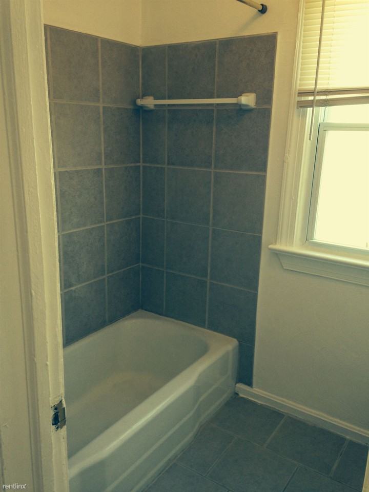 631 Newport News Ave - Photo 2 of 4