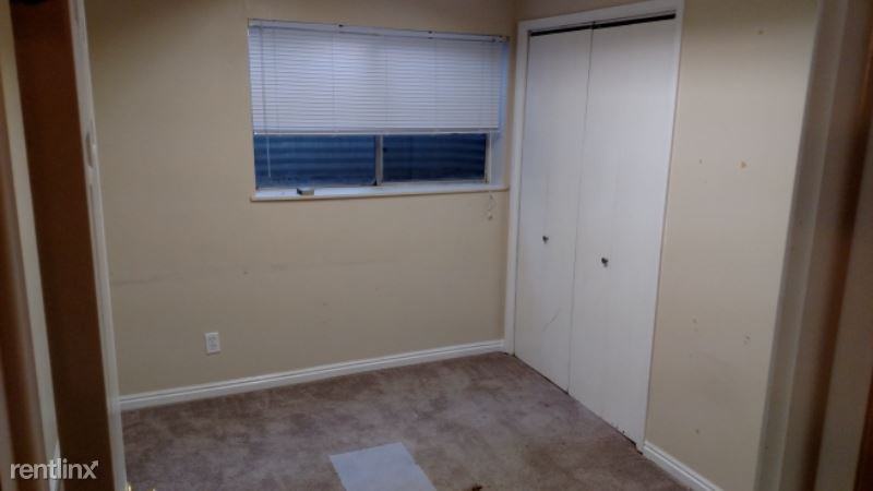 9546 Tarbert Cir - Photo 2 of 10