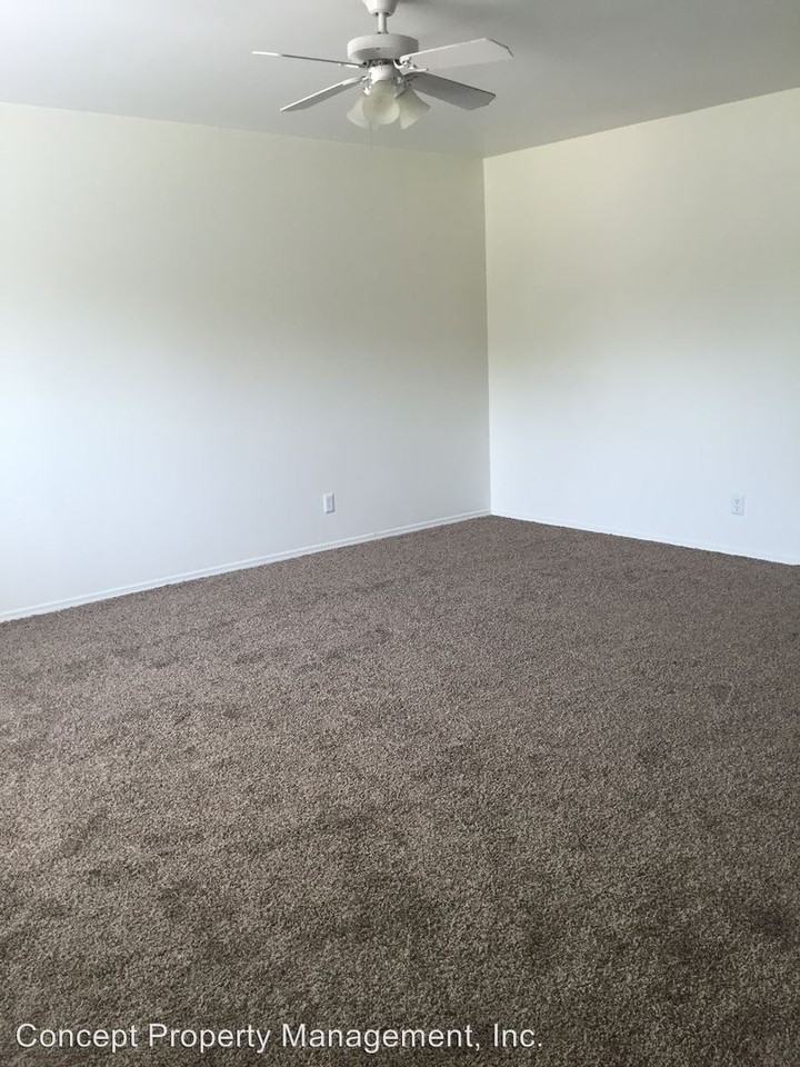 522 Twin Trees Lane - Photo 2 of 16