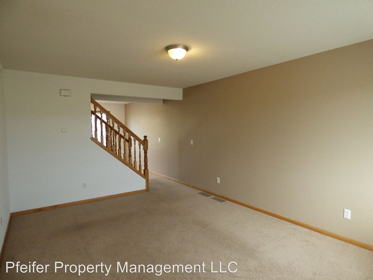 530 6th St NW - Photo 2 of 10