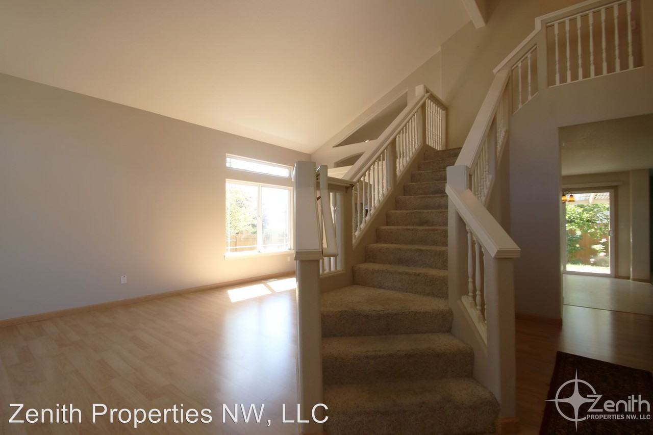 17019 SE 3rd St - Photo 2 of 18