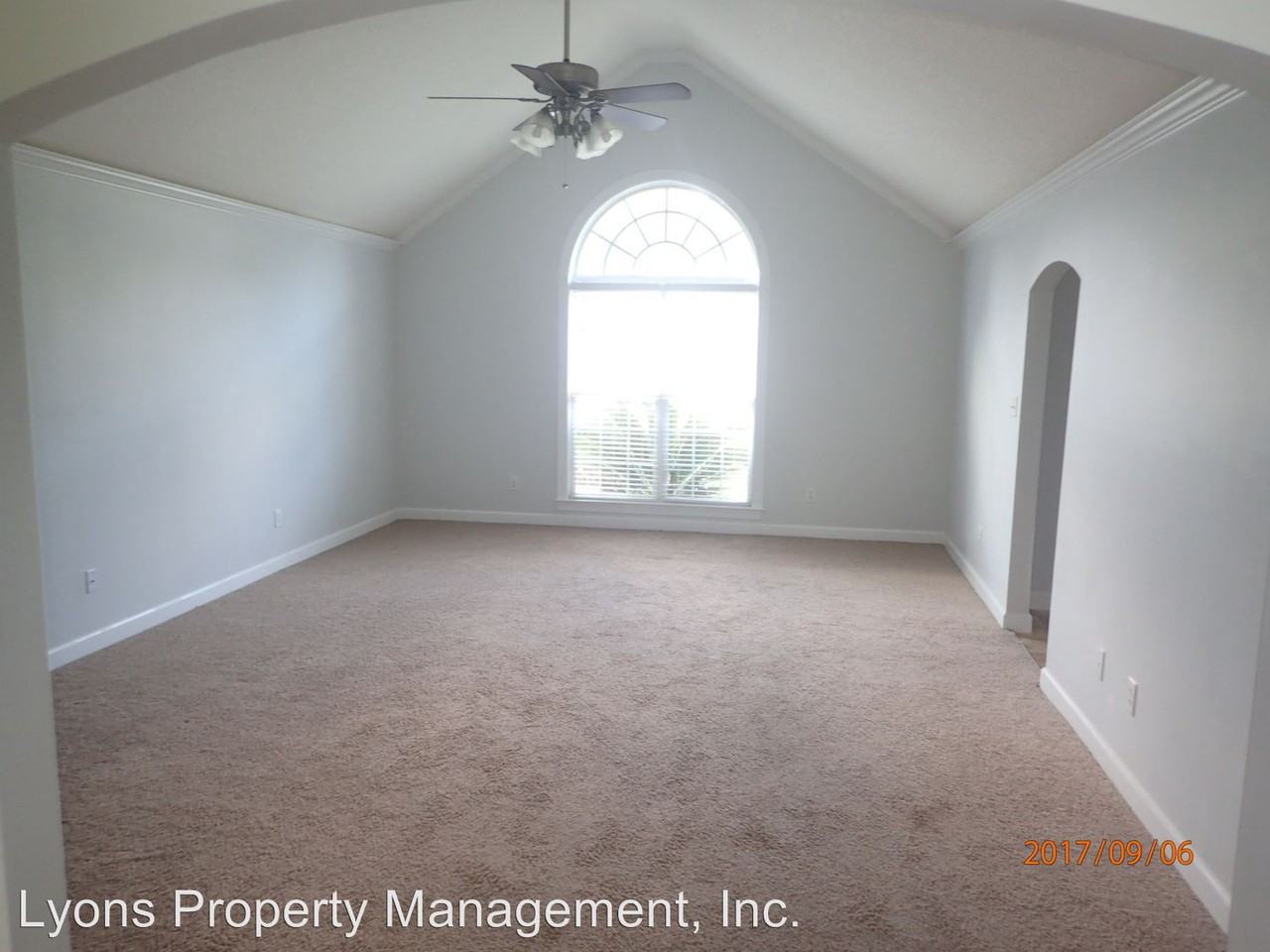 4485 Quarterman Estates Dr - Photo 3 of 15