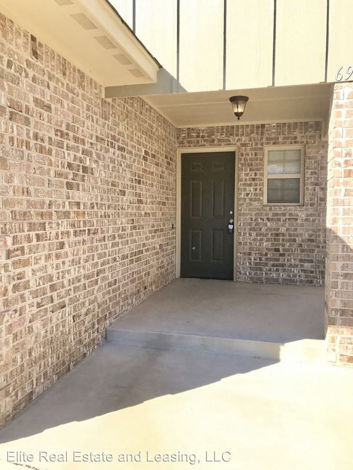 6919 Mayberry Ln - Photo 2 of 16