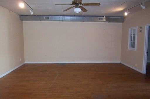 202 Main St - Photo 2 of 11