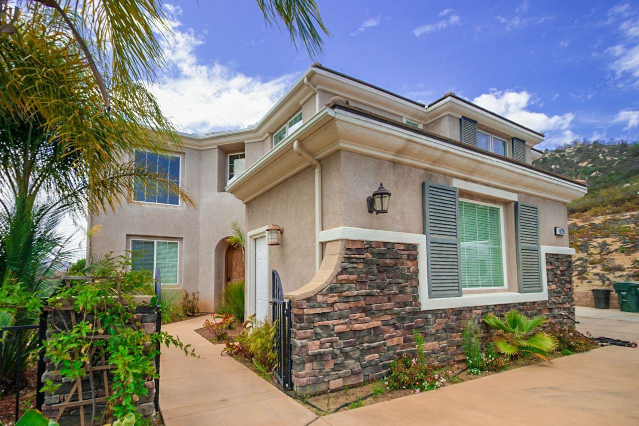 10220 Rayford Dr - Photo 2 of 43