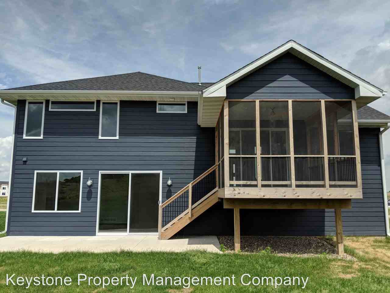 2460 Towncrest Dr - Photo 2 of 23