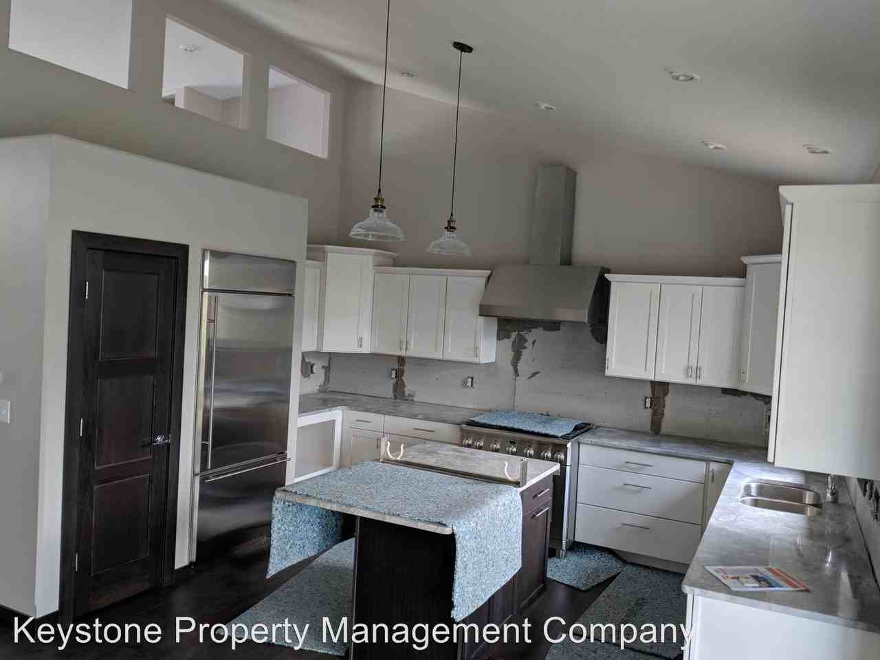 2460 Towncrest Dr - Photo 3 of 23