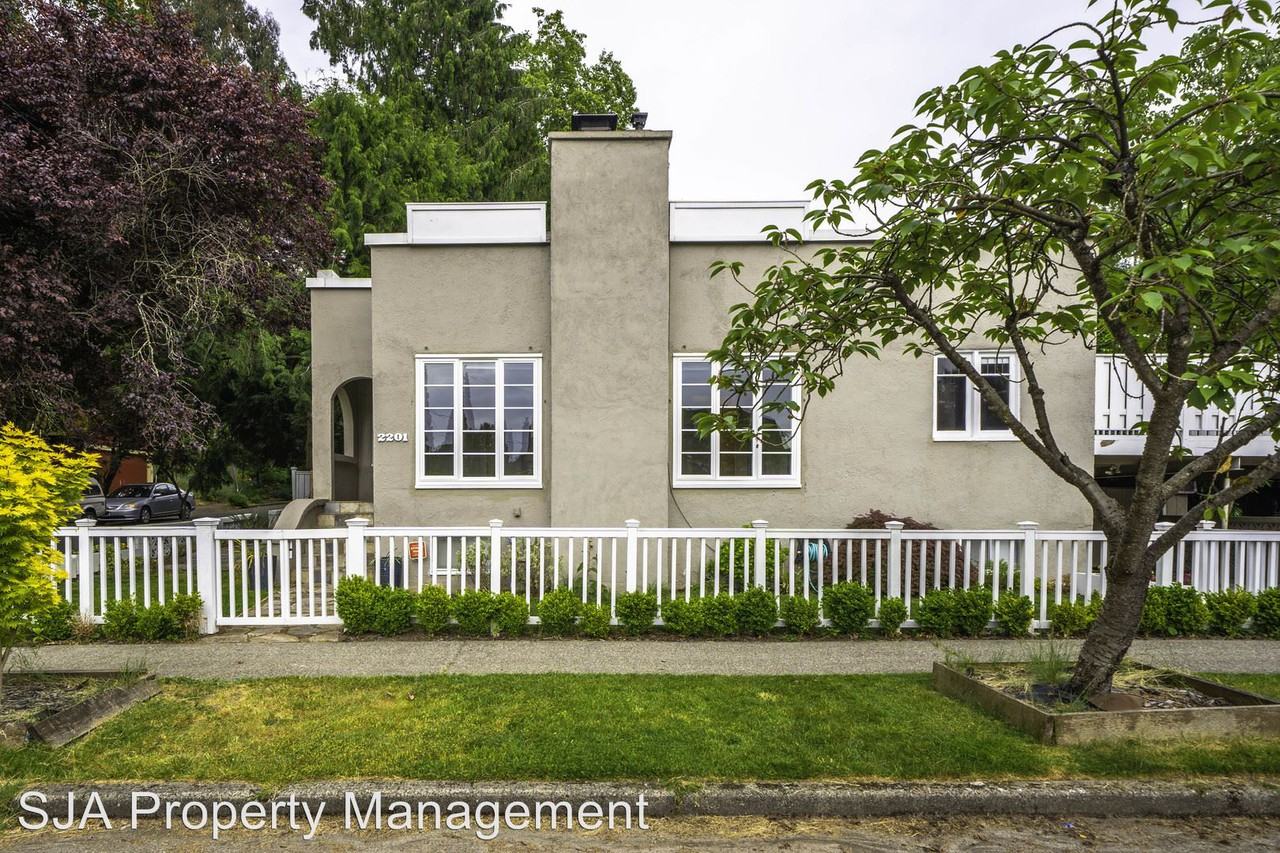 2201 E Blaine St - Photo 2 of 16