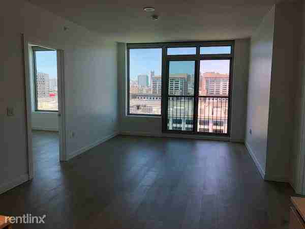 1000 3rd St - Photo 3 of 10