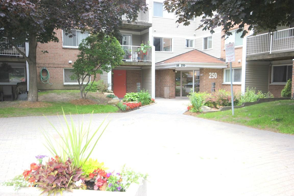 250 Brittany Drive Unit 108 Apartments 250 Brittany Dr 108, Ottawa