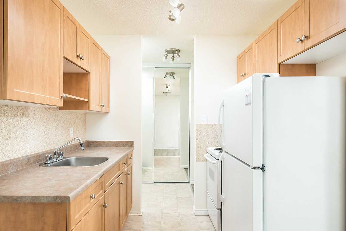 Grant Manor - Photo 3 of 15