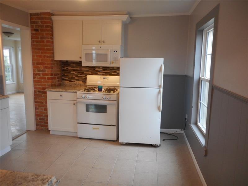 107 Avenue M #2-2ndFL - Photo 3 of 18