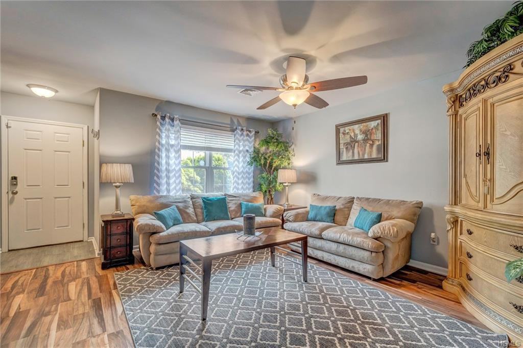 22 Jimal Dr - Photo 3 of 28