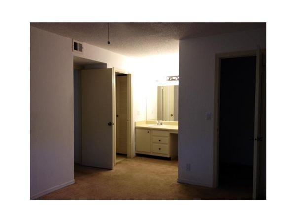 3420 Pinewalk Dr N - Photo 2 of 5