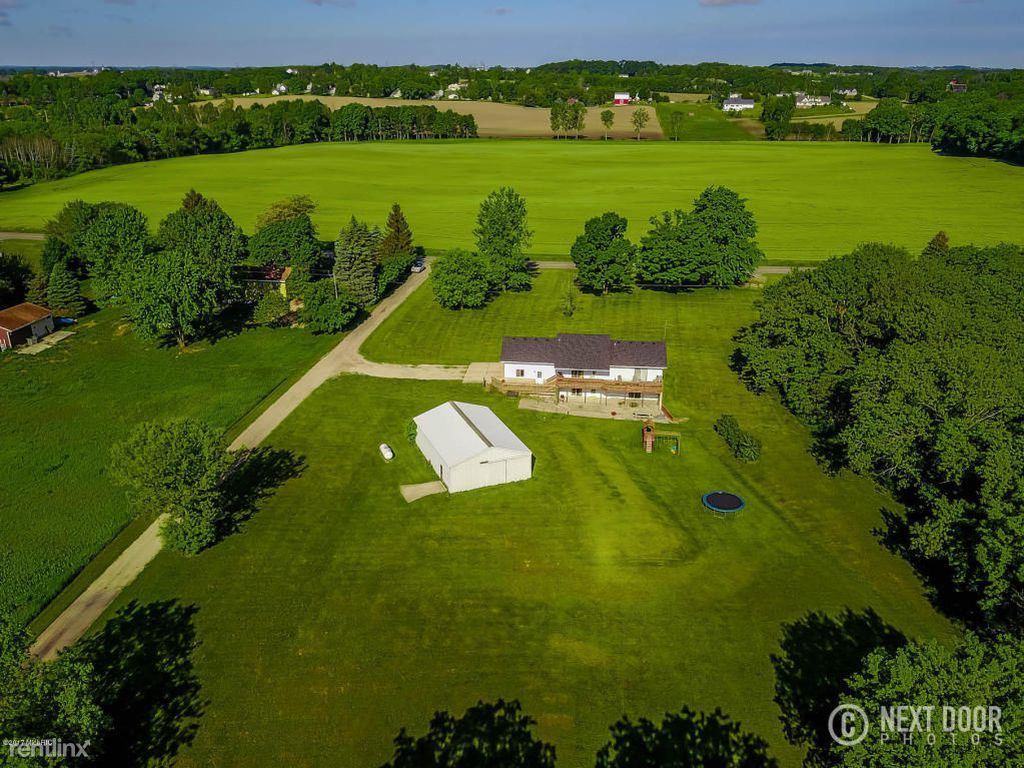 10548 Homerich Ave SW - Photo 2 of 11