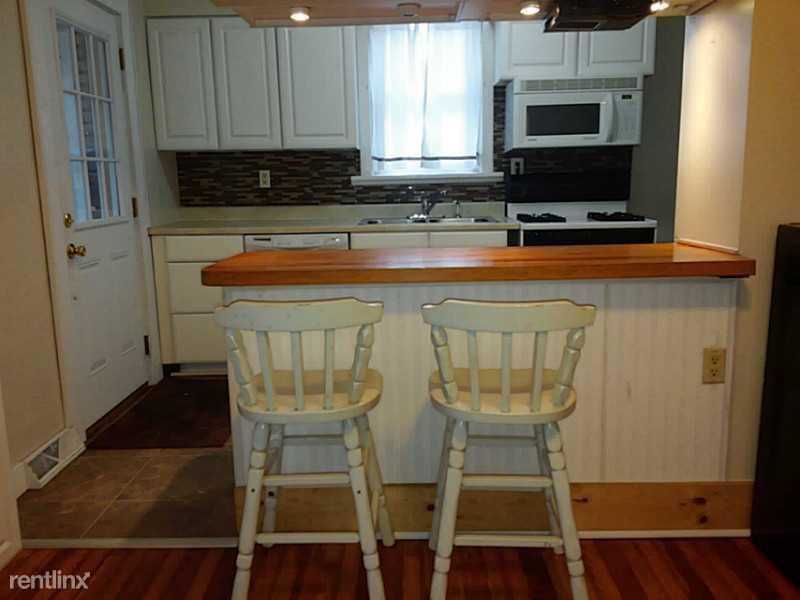 583 Adams St - Photo 2 of 4