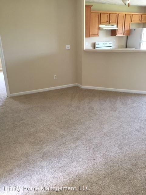 91 Oakridge Dr - Photo 3 of 18