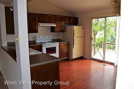 1802 Everett Pl - Photo 2 of 11