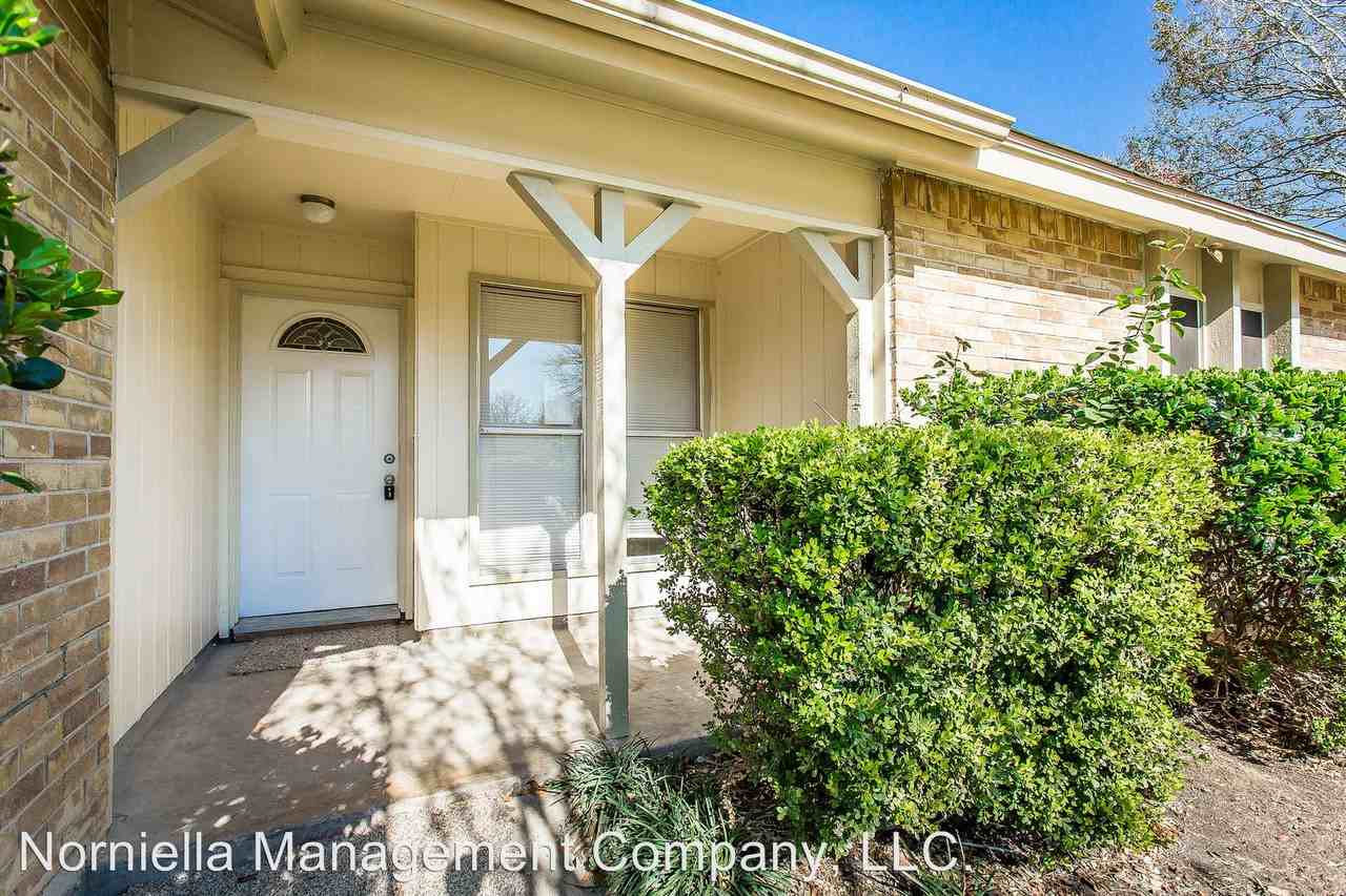 1413 Rockbrook St - Photo 2 of 33