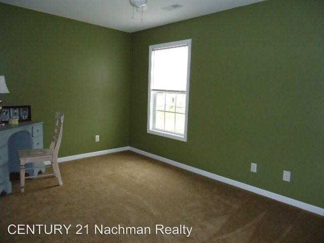 101 Camelot Ct - Photo 3 of 13