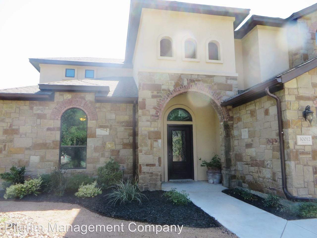 30012 Edgewood Dr - Photo 3 of 39