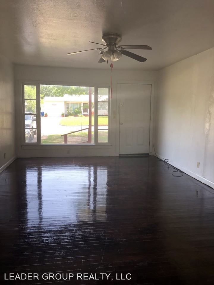 1202 E Comanche Ave - Photo 2 of 8