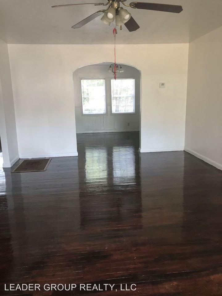 1202 E Comanche Ave - Photo 3 of 8