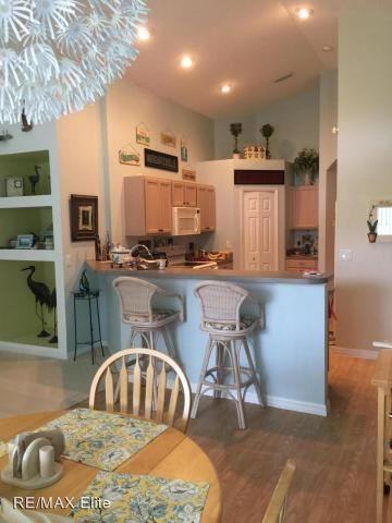 595 Sedgewood Cir - Photo 2 of 12