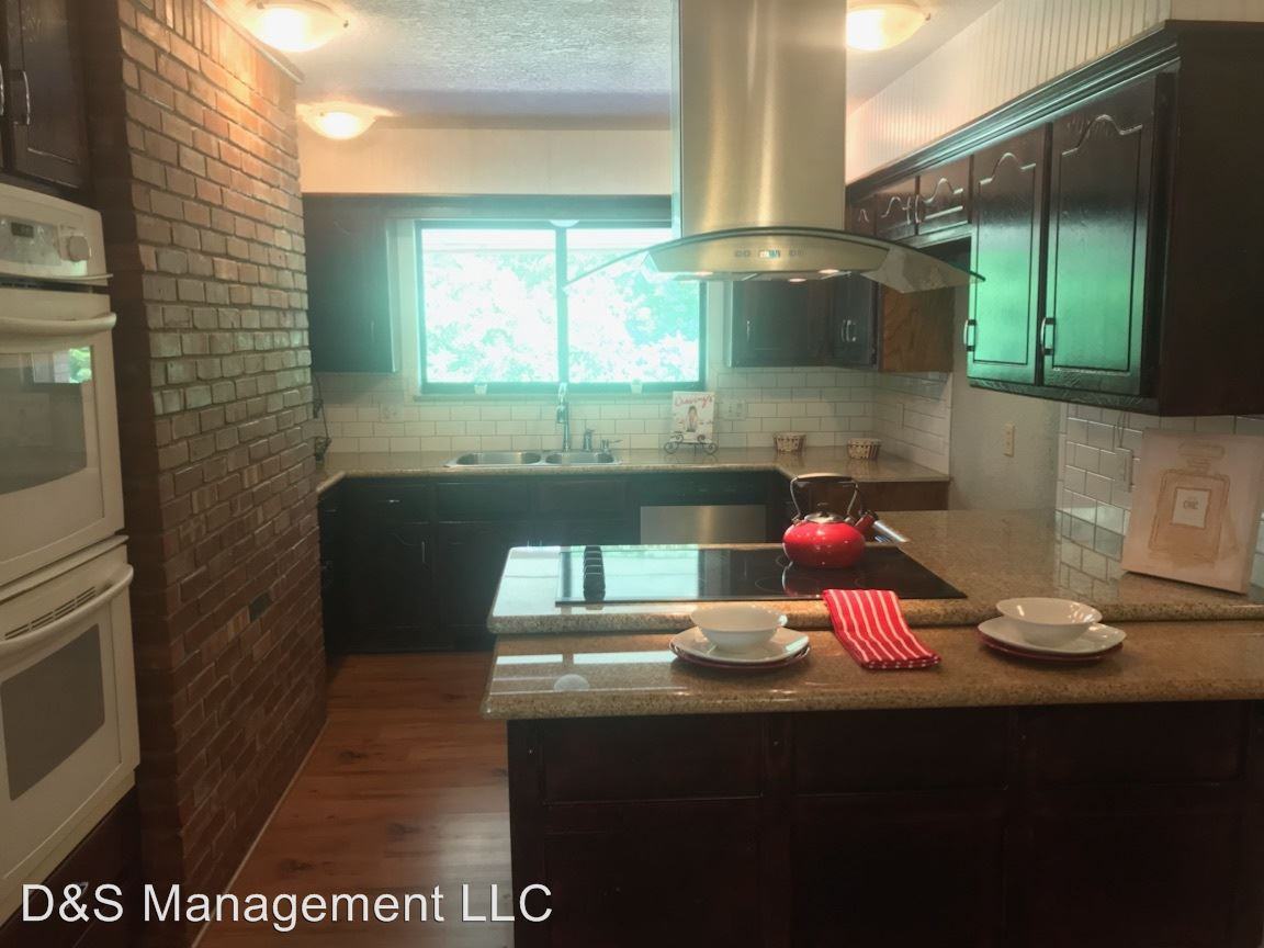 7200 NW 105th Terrace - Photo 3 of 17