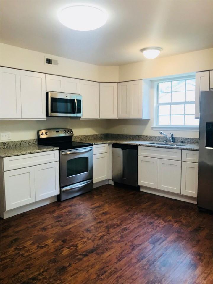 10813 Heatherwood Dr - Photo 2 of 19