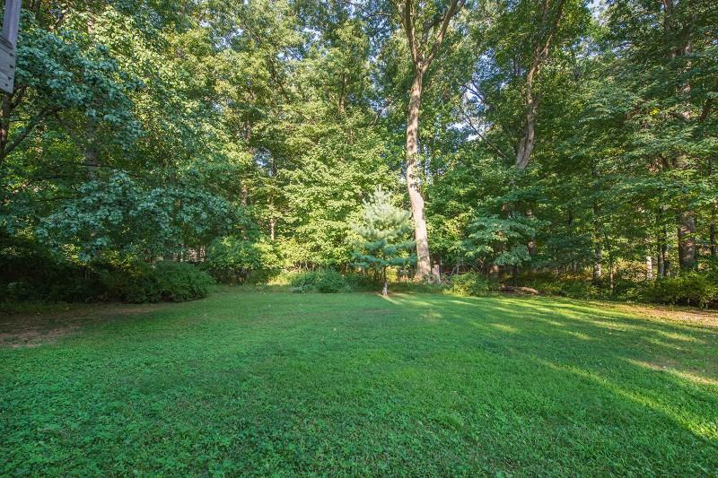 7 Carroll Dr - Photo 3 of 23