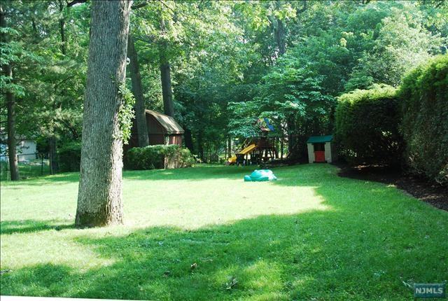 66 Oneida Ave - Photo 2 of 14