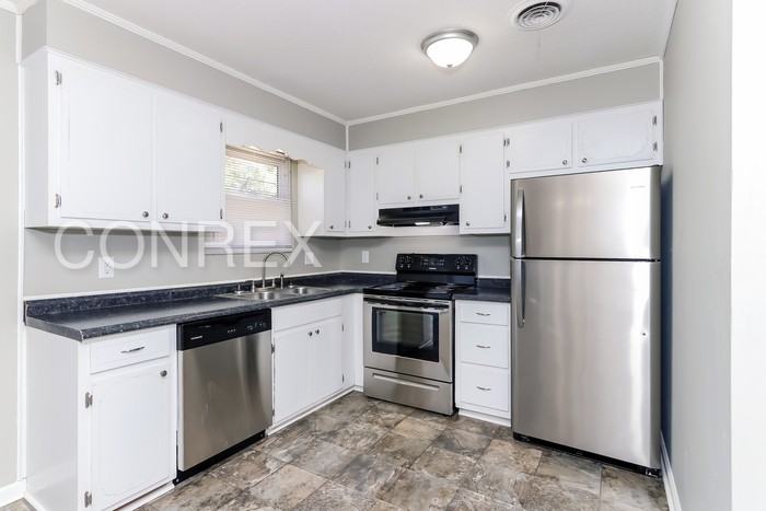 3508 Wyevale Dr - Photo 2 of 8