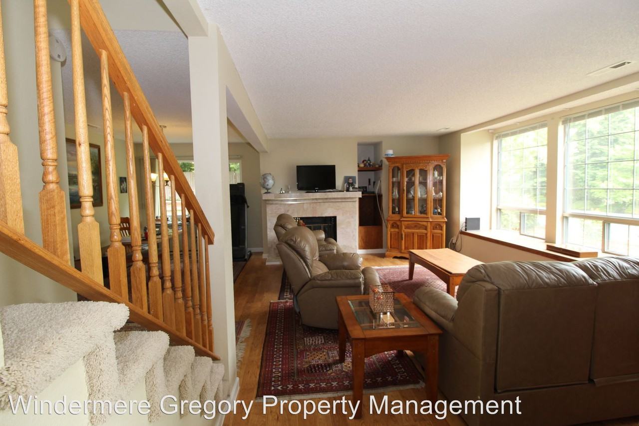 13617 180 Ave NE - Photo 3 of 20