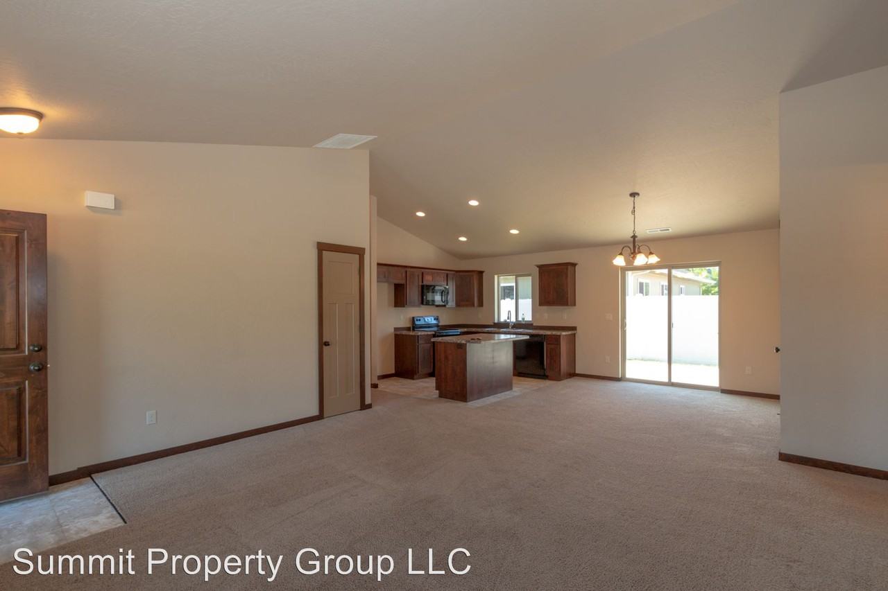 313 Creekview Ct - Photo 3 of 21