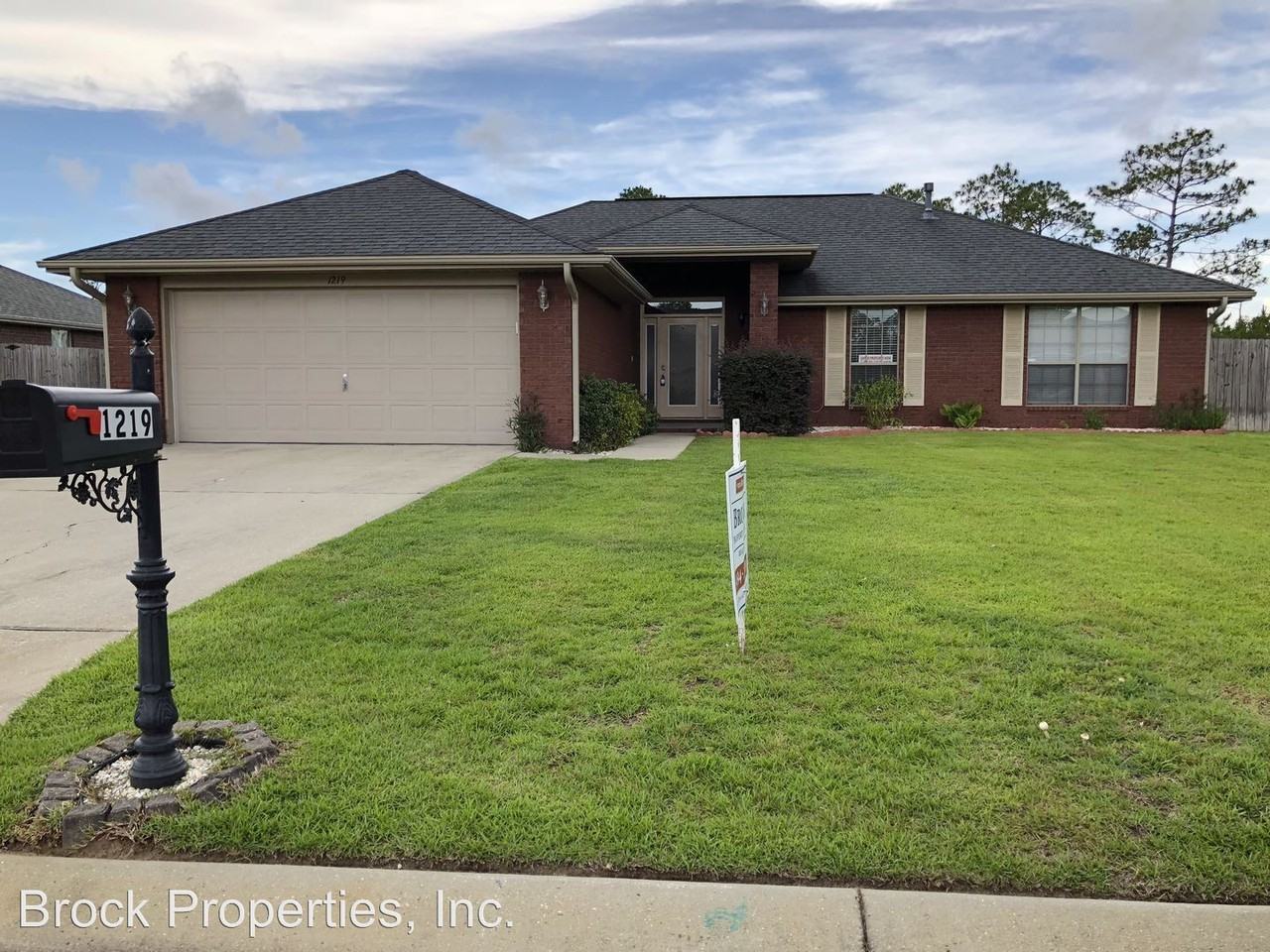 1219 Benning Pl - Photo 2 of 30