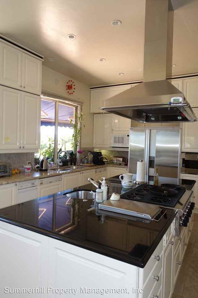 13100 Delson Ct - Photo 3 of 16