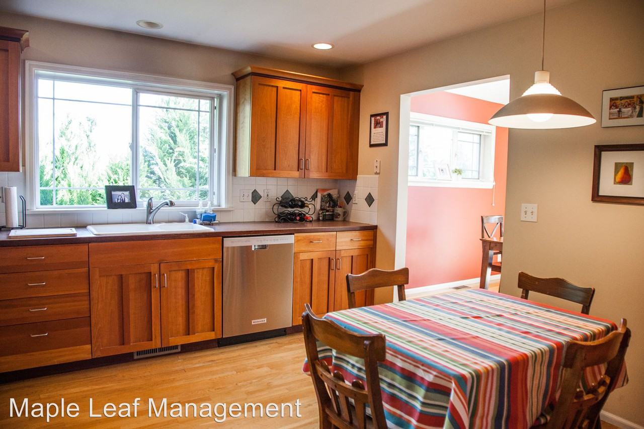 1242 NE 90th St - Photo 3 of 23