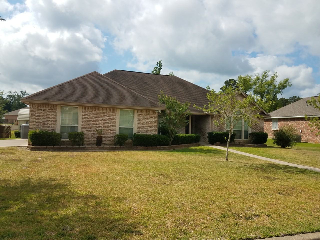 106 Hawthorne - Photo 2 of 24