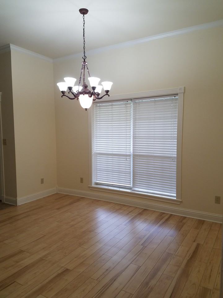 106 Hawthorne - Photo 3 of 24