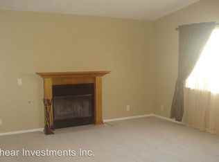 18425 Fortuna Ln - Photo 3 of 11