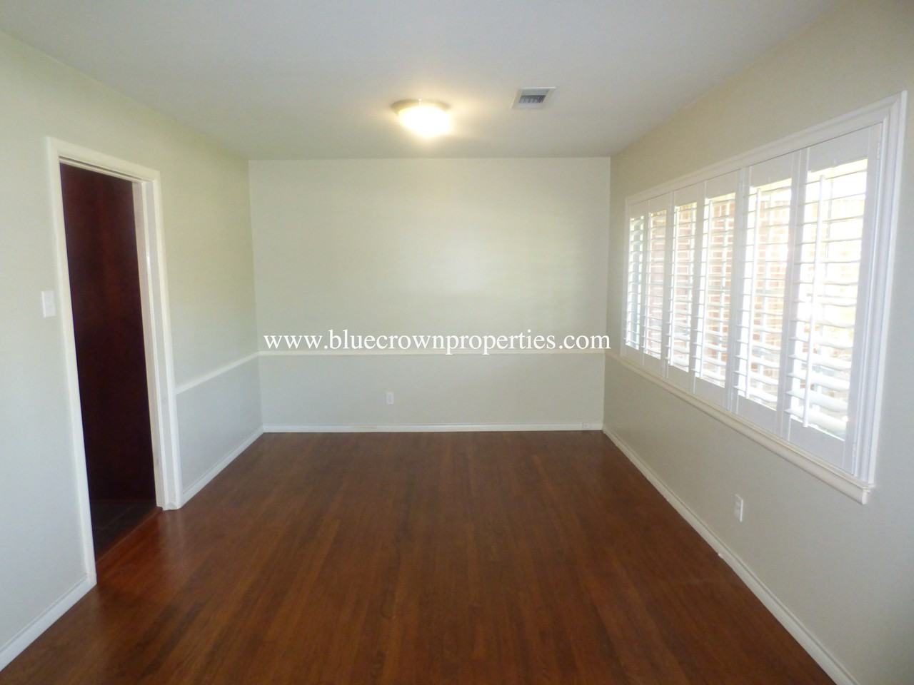 522 Mayrant Dr - Photo 2 of 13