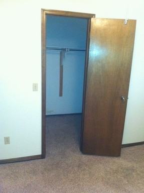 13912 Crossing Way E - Photo 3 of 7