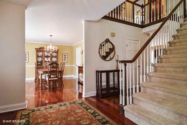 31W713 Nancy Ln - Photo 2 of 26