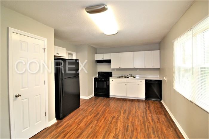 2608 Riverside Ln - Photo 3 of 9